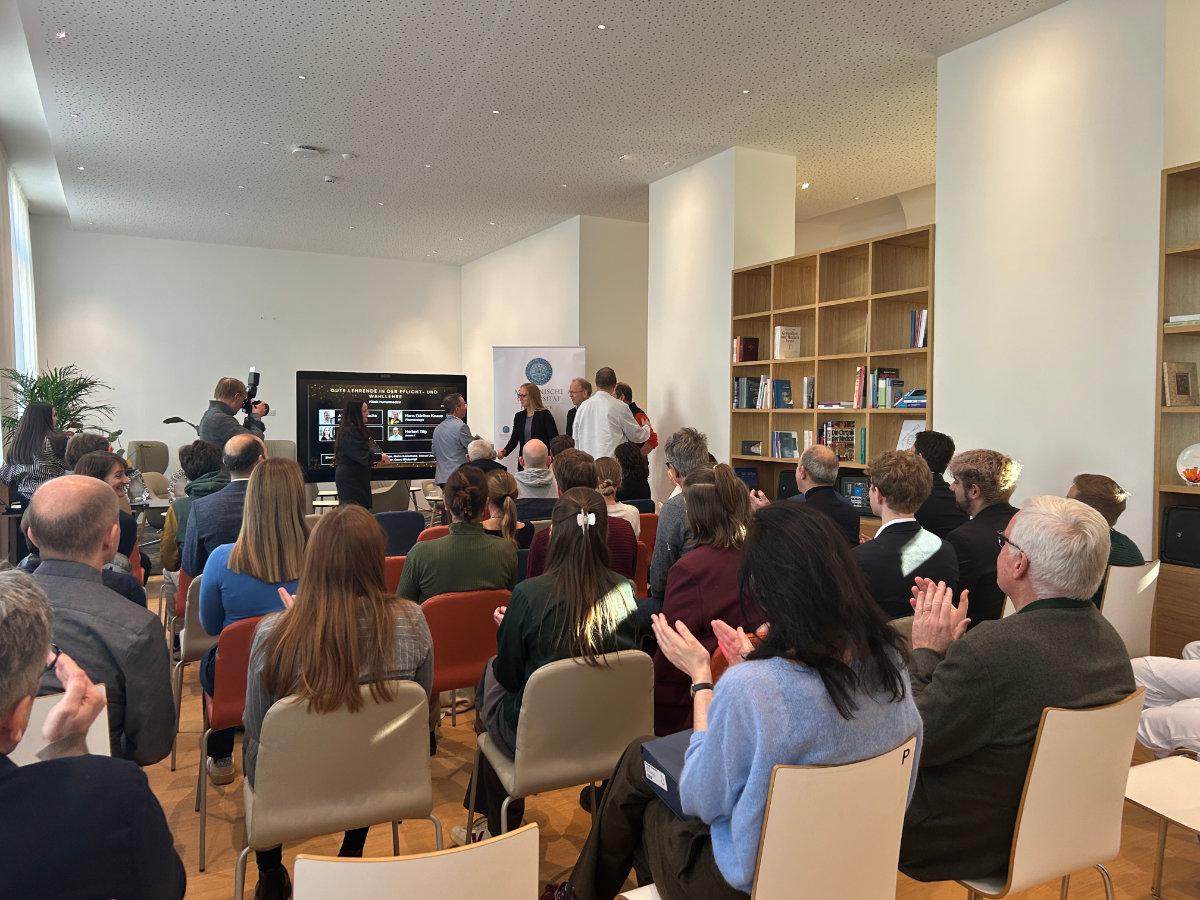 Applaus für die Preisträger:innen der MUI-Lehrpreise 2025 im Faculty Club