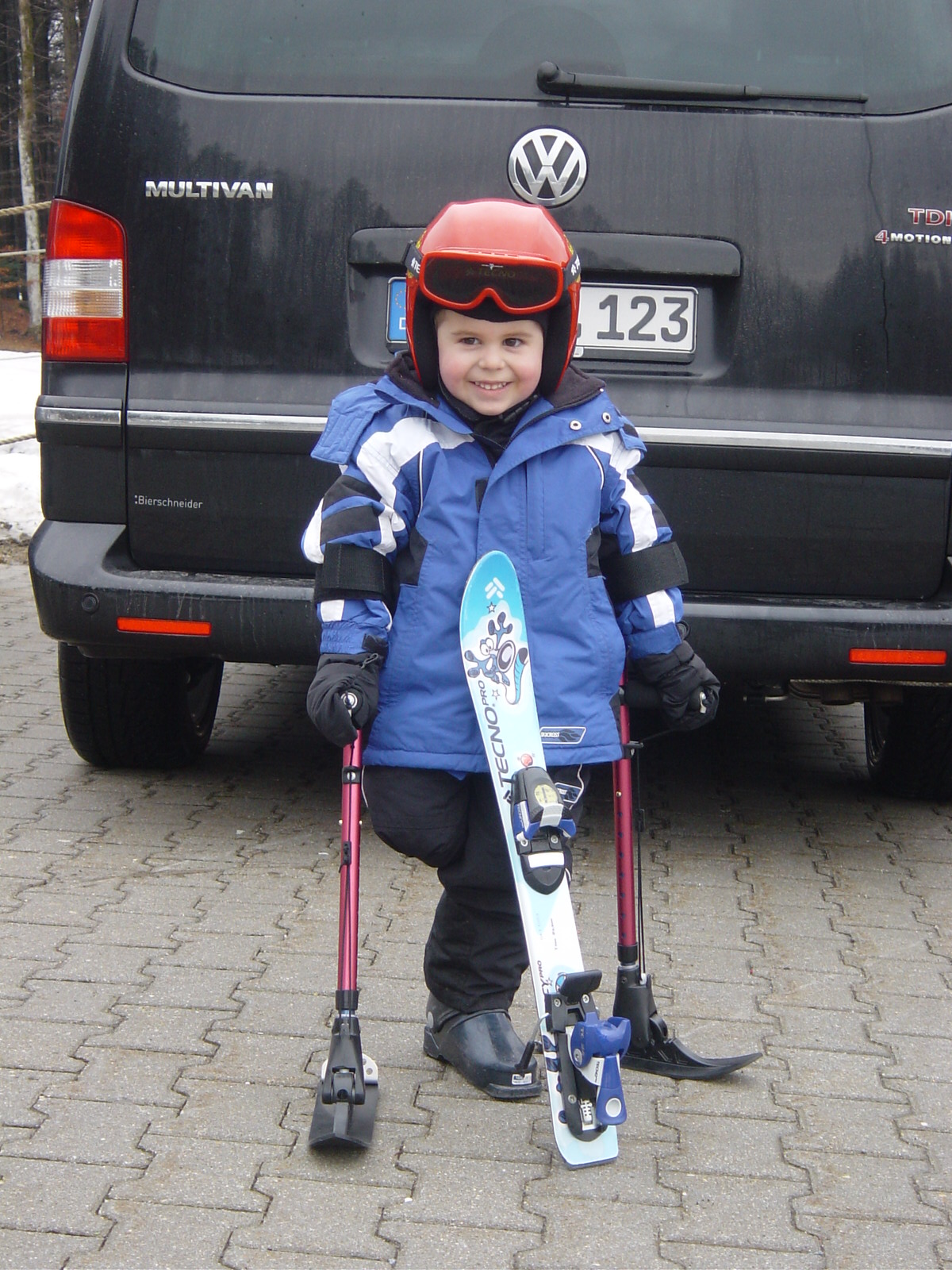 Glötzner als Kleinkind mit Monoski